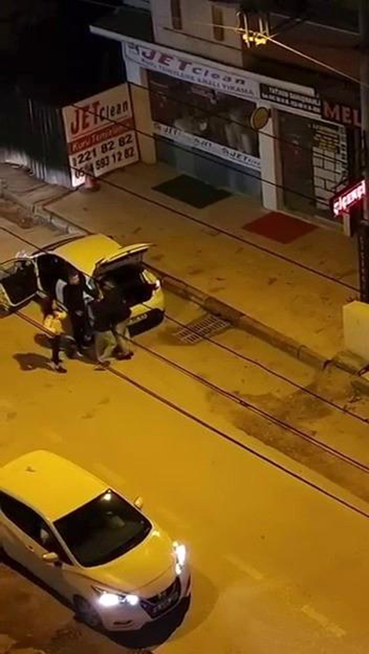 Bursa'da tartıştığı kadını yerde sürükledi: O anlar kamerada