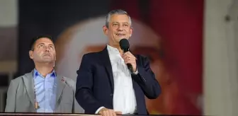 CHP Genel Başkanı Özgür Özel, Esenyurt'ta Yolsuzluk ve Adalet Üzerine Konuştu