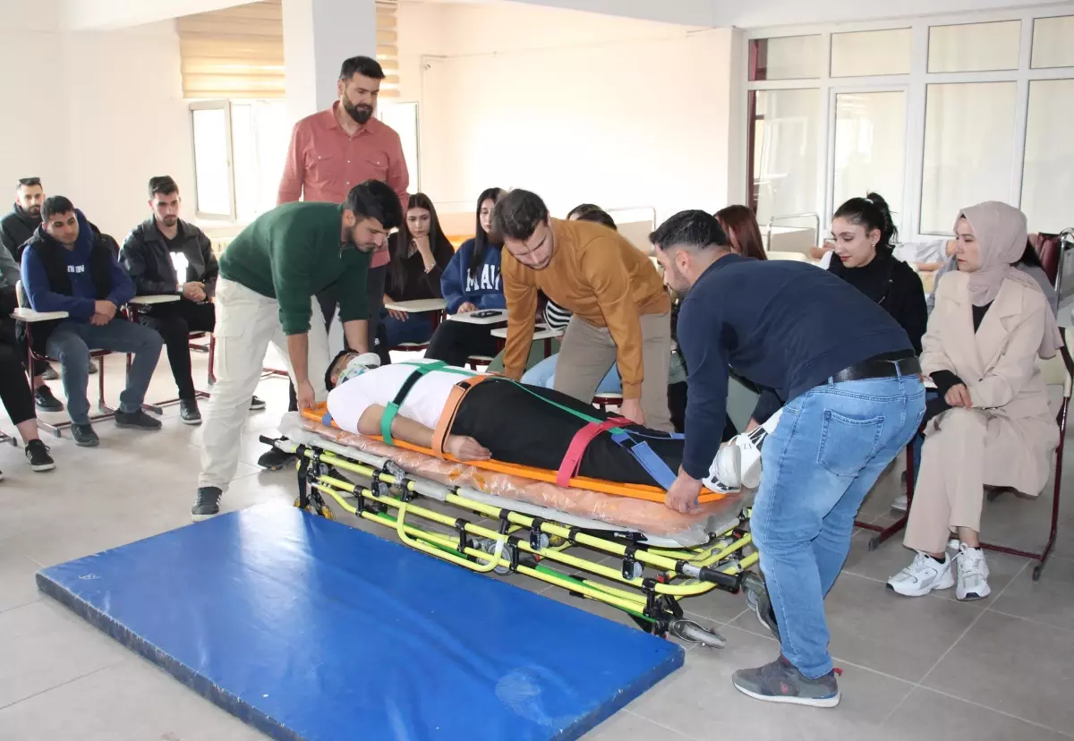 Ağrı'da Soba Zehirlenmelerine Dikkat: Öğrencilere İlk Yardım Eğitimi Verildi