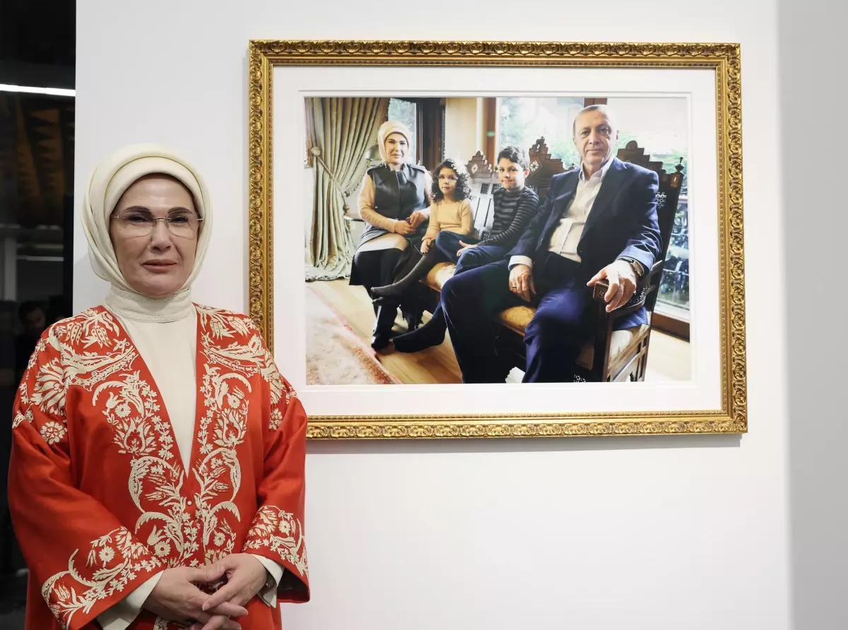 Emine Erdoğan, Vakıfbank Sanat Galerisi'nin açılış törenine katıldı