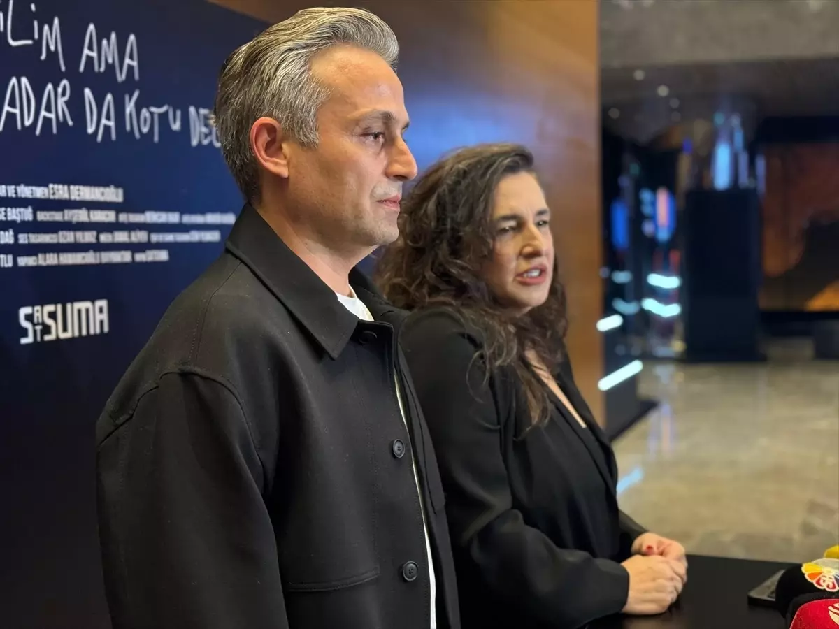 Esra Dermancıoğlu'nun Yeni Oyunu 'İyi Değilim, Ama Anlatacak Kadar da Kötü Değilim' Prömiyer Yaptı