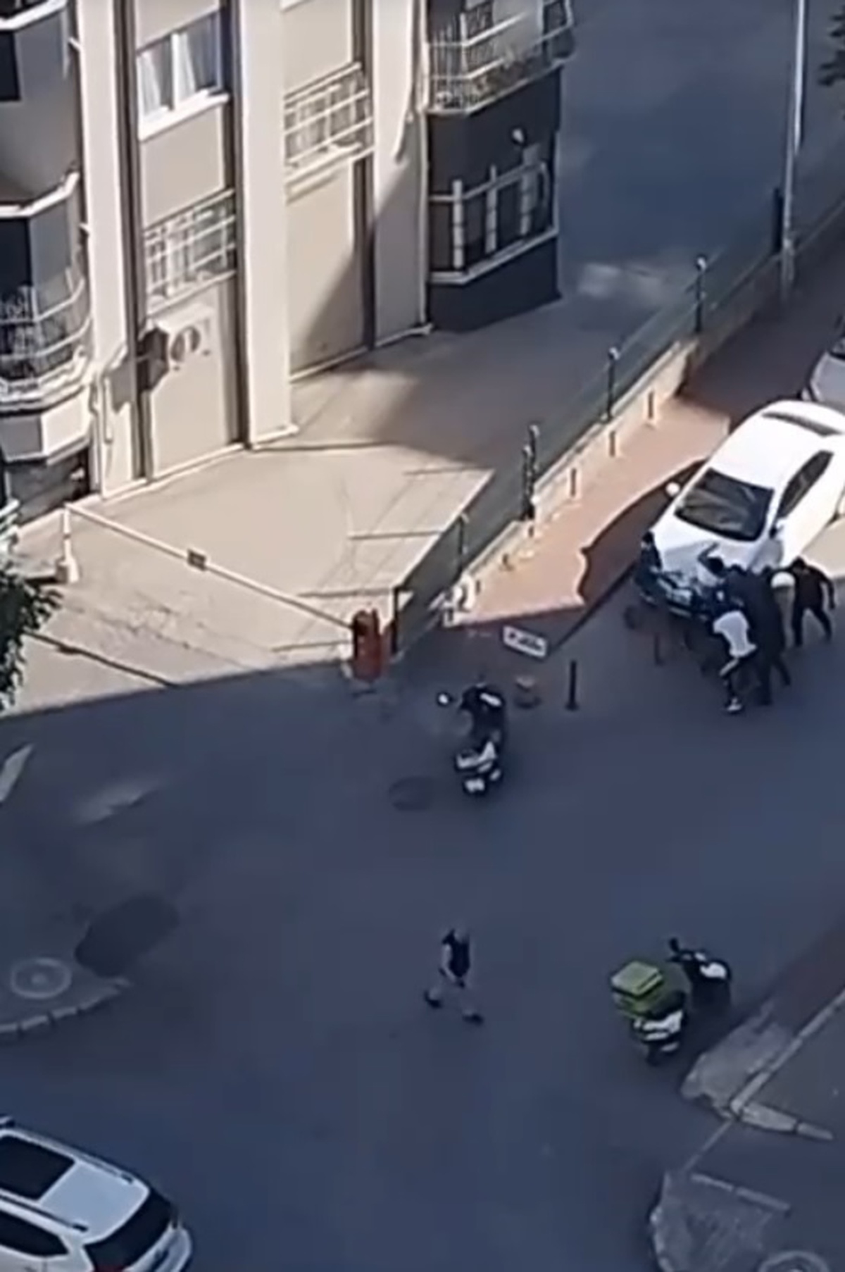 Adana'da Motosikletli Kurye Darbedildi