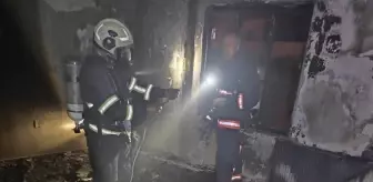 Kızıltepe'de Apartman Yangını: 2 Kişi Dumandan Etkilendi