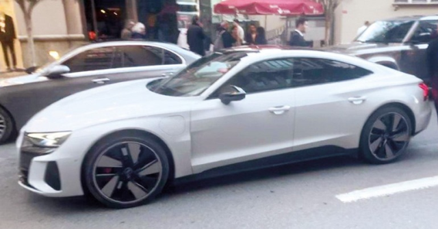 mehmet ali erbil den esine dudak ucuklatan jest 19203964 8083 m