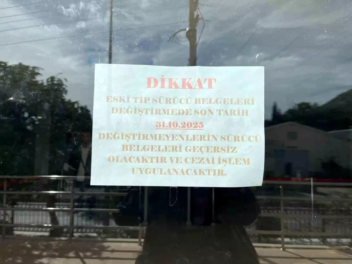 Menteşe'de Eski Tip Ehliyet Yenileme Süresinin Son Gününde Yoğunluk Yok