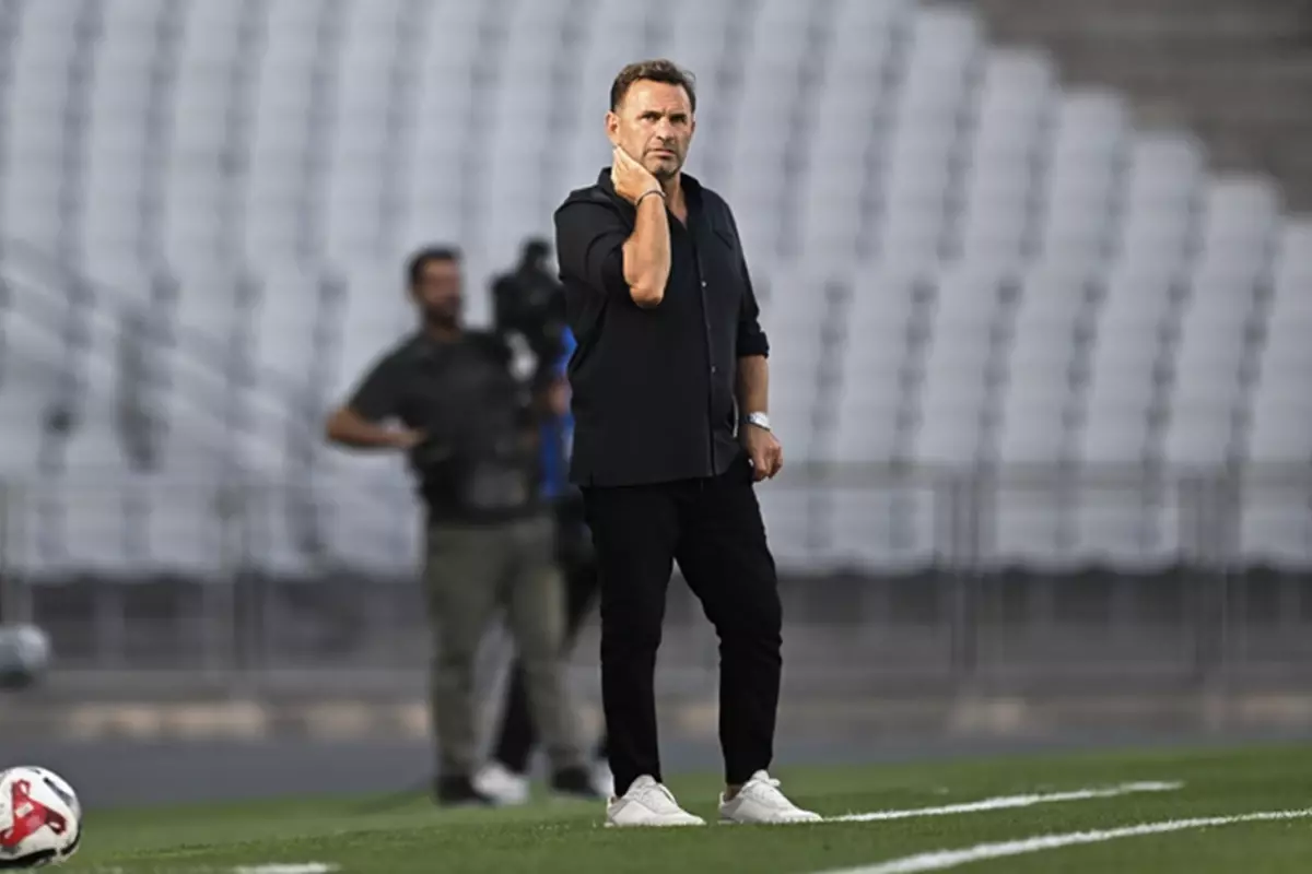 Okan Buruk'u zor kararı