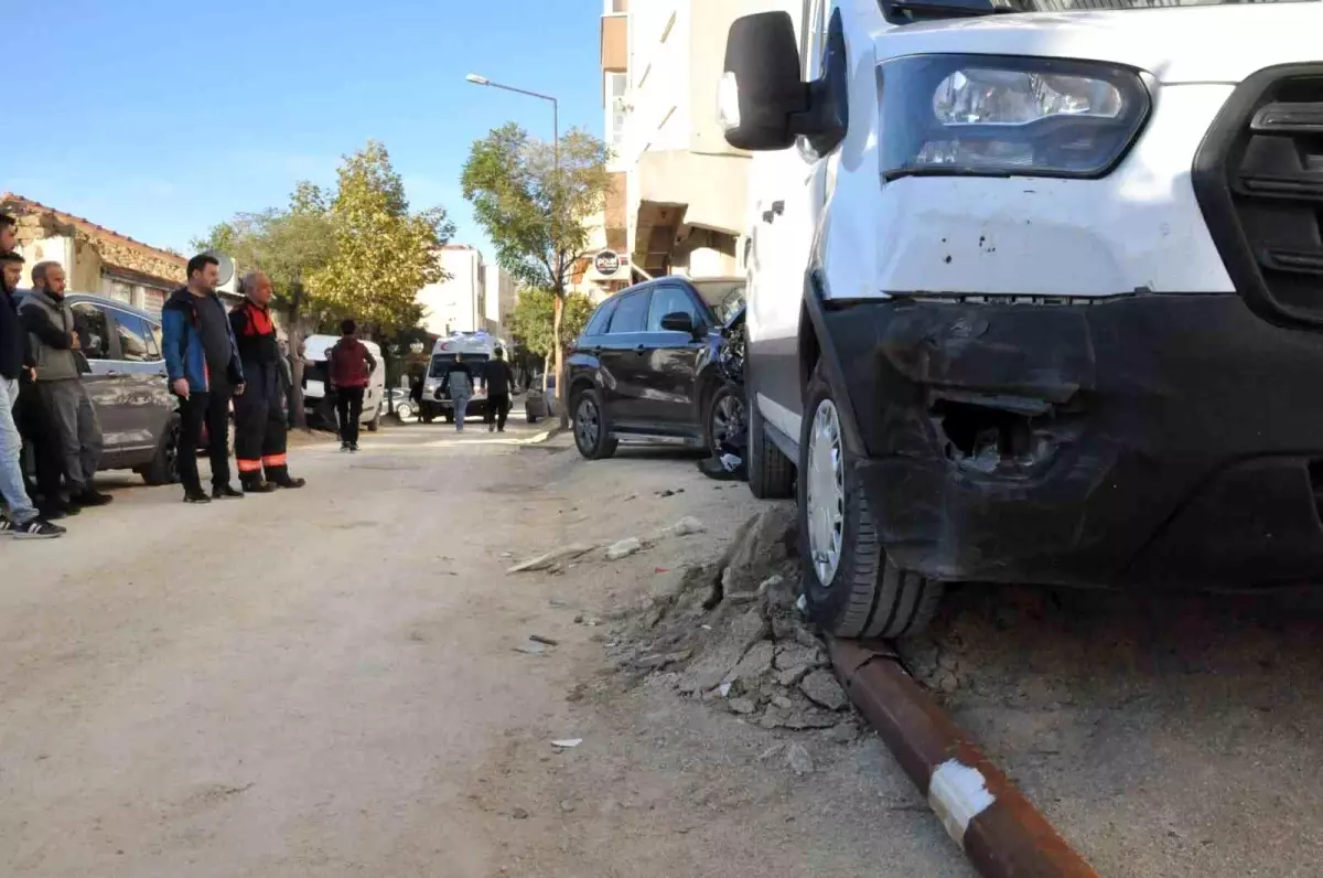 Edirne Keşan'da Trafik Kazası: 2 Yaralı