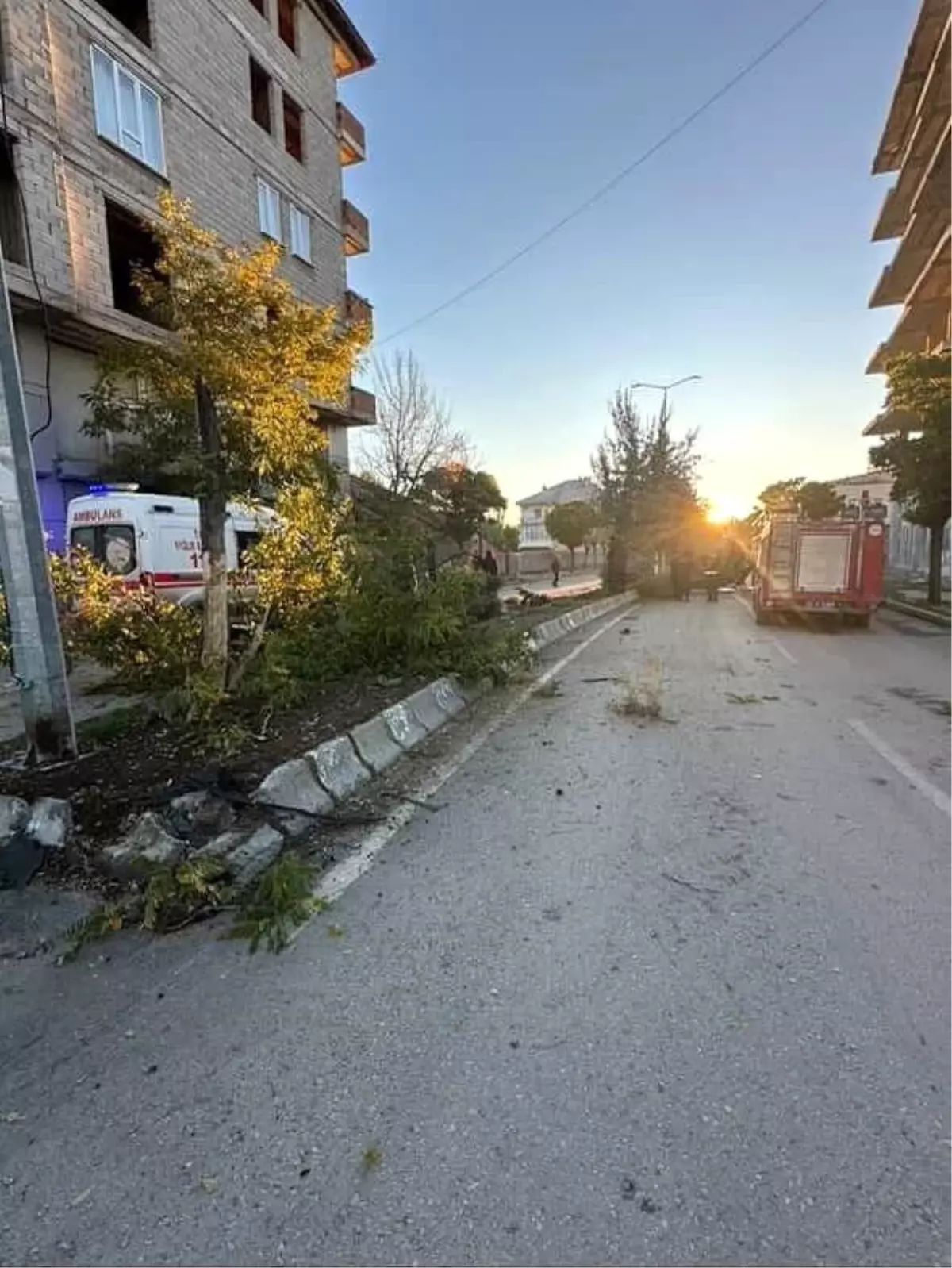 Ağrı Patnos'ta Trafik Kazası: Sürücü ve Arkadaşı Yaralandı
