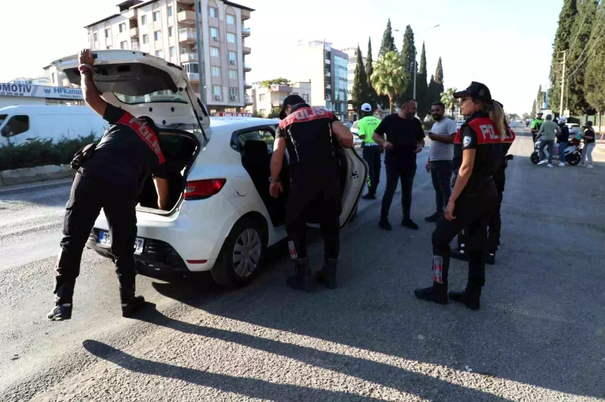 İzmir'de Bir Haftada 718 Aranan Şahıs Yakalandı
