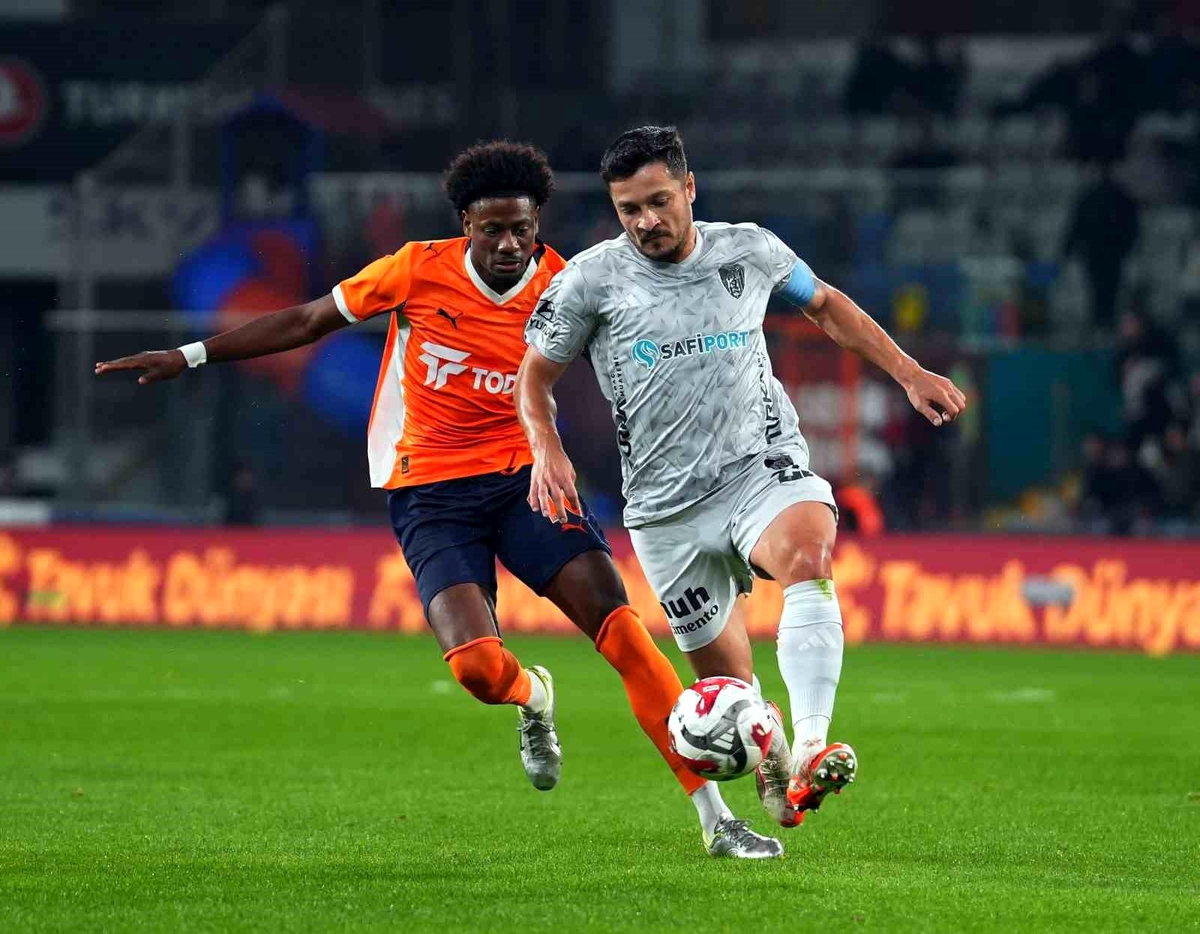 Trendyol Süper Lig'de Golsüz İlk Yarının Ardından RAMS Başakşehir, Kocaelispor ile Karşılaşıyor