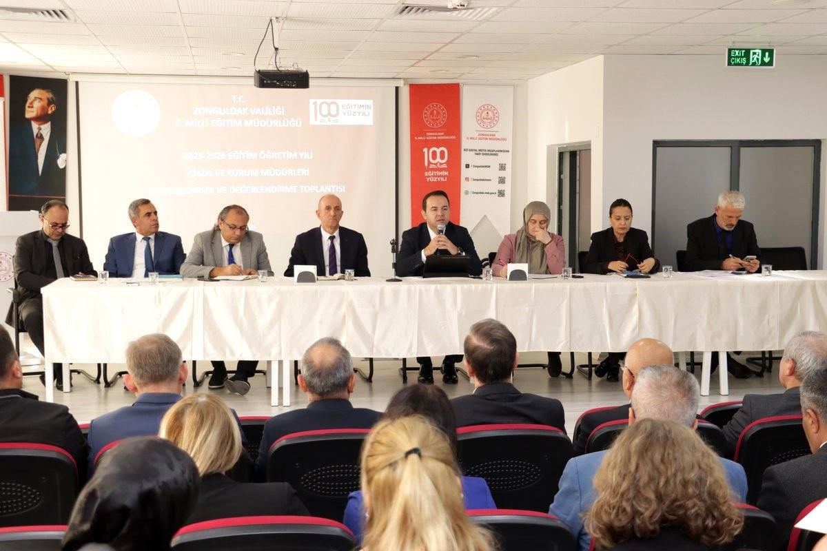 Zonguldak'ta Okul ve Kurum Müdürleri Toplantısı Gerçekleştirildi