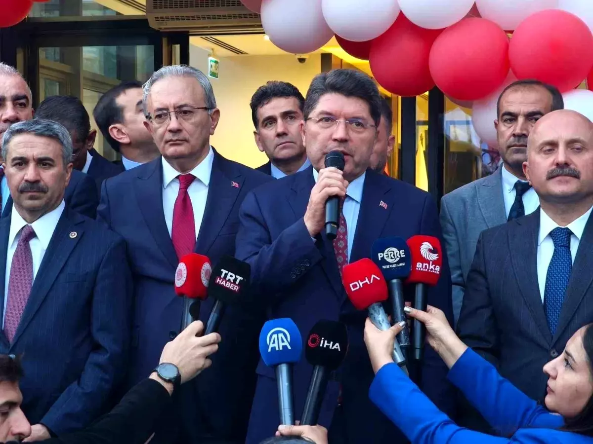 Adalet Bakanı Tunç: 'Birlik ve beraberlikle Türkiye Yüzyılı'nı inşa edeceğiz'