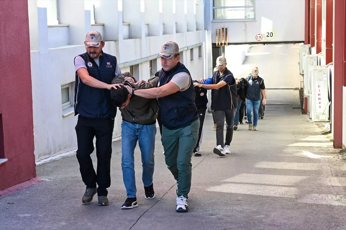 Adana'da DEAŞ Operasyonunda 3 Kişi Tutuklandı