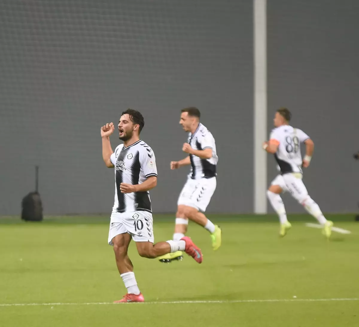 Altay, Zirve Takipçisi Kütahyaspor ile Deplasmanda Karşılaşıyor