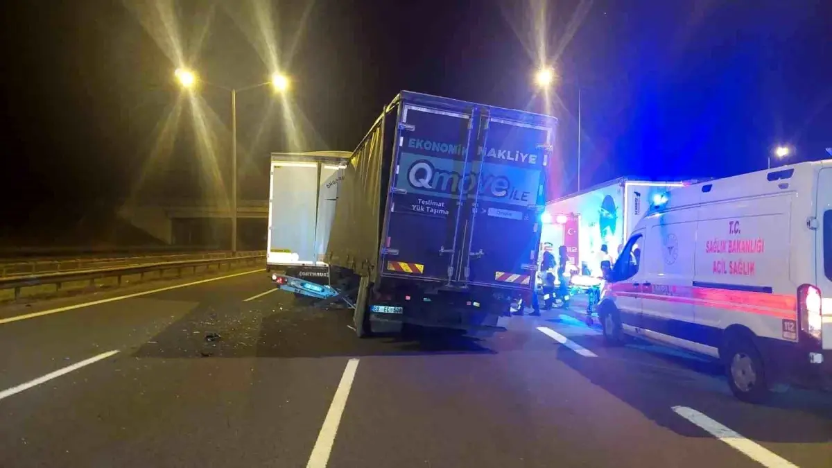 Bolu'da Otoyolda Feci Kaza: Kamyon Sürücüsü Hayatını Kaybetti