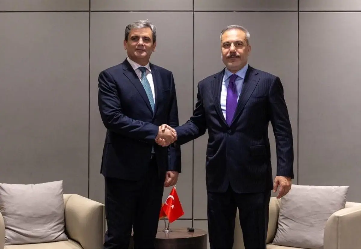 Dışişleri Bakanı Hakan Fidan, Karadağlı Mevkidaşı ile Görüştü