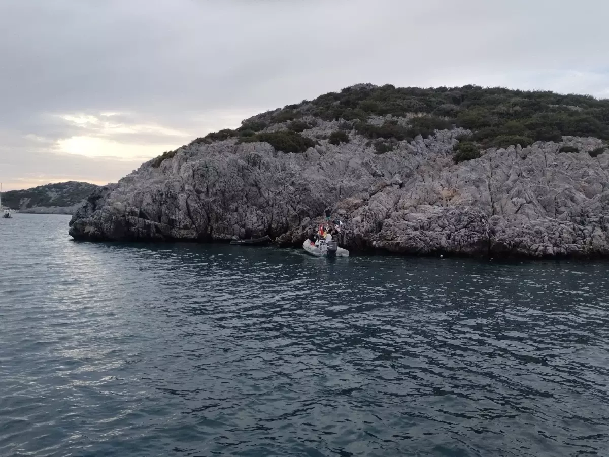 Bodrum'da Lastik Bot Kazası: 4 Yaralı