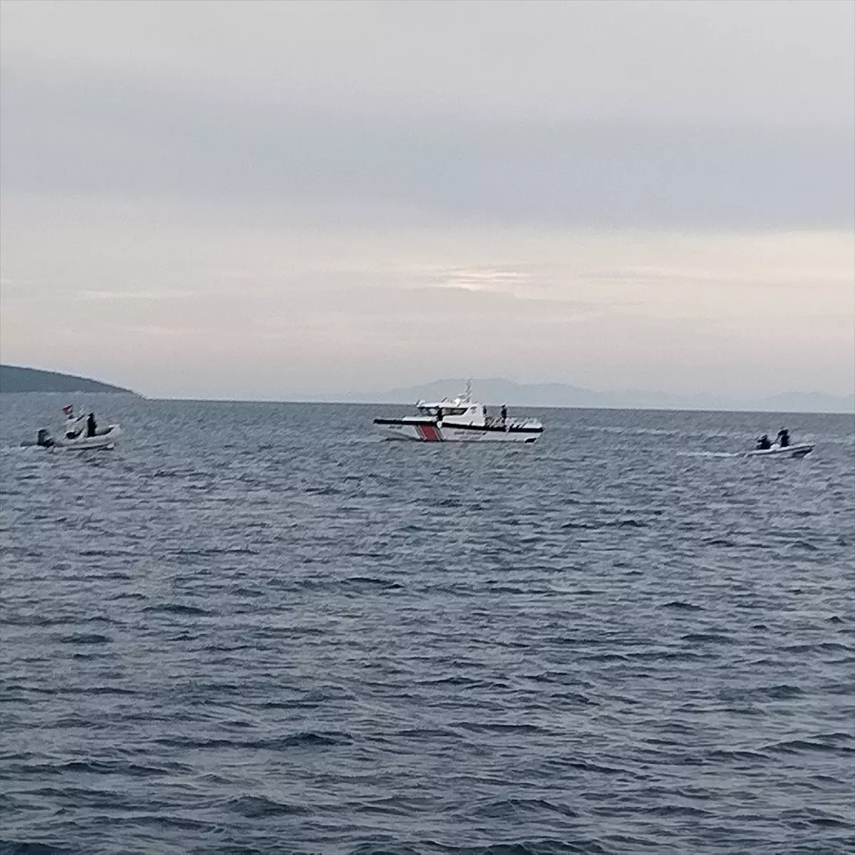 Bodrum'da Lastik Bot Kayalıklara Çarptı: 4 Yaralı