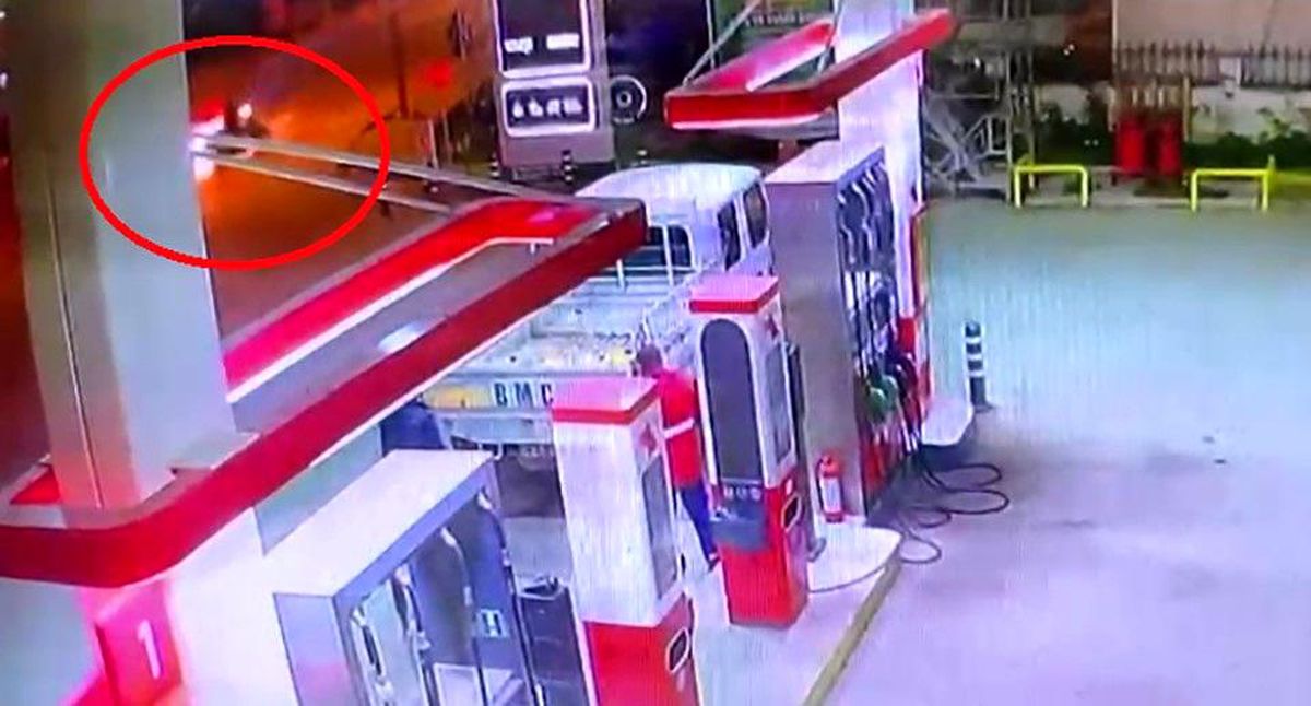 Ehliyetsiz Sürücünün Motosiklet Kazası Akaryakıt İstasyonuna Devrildi
