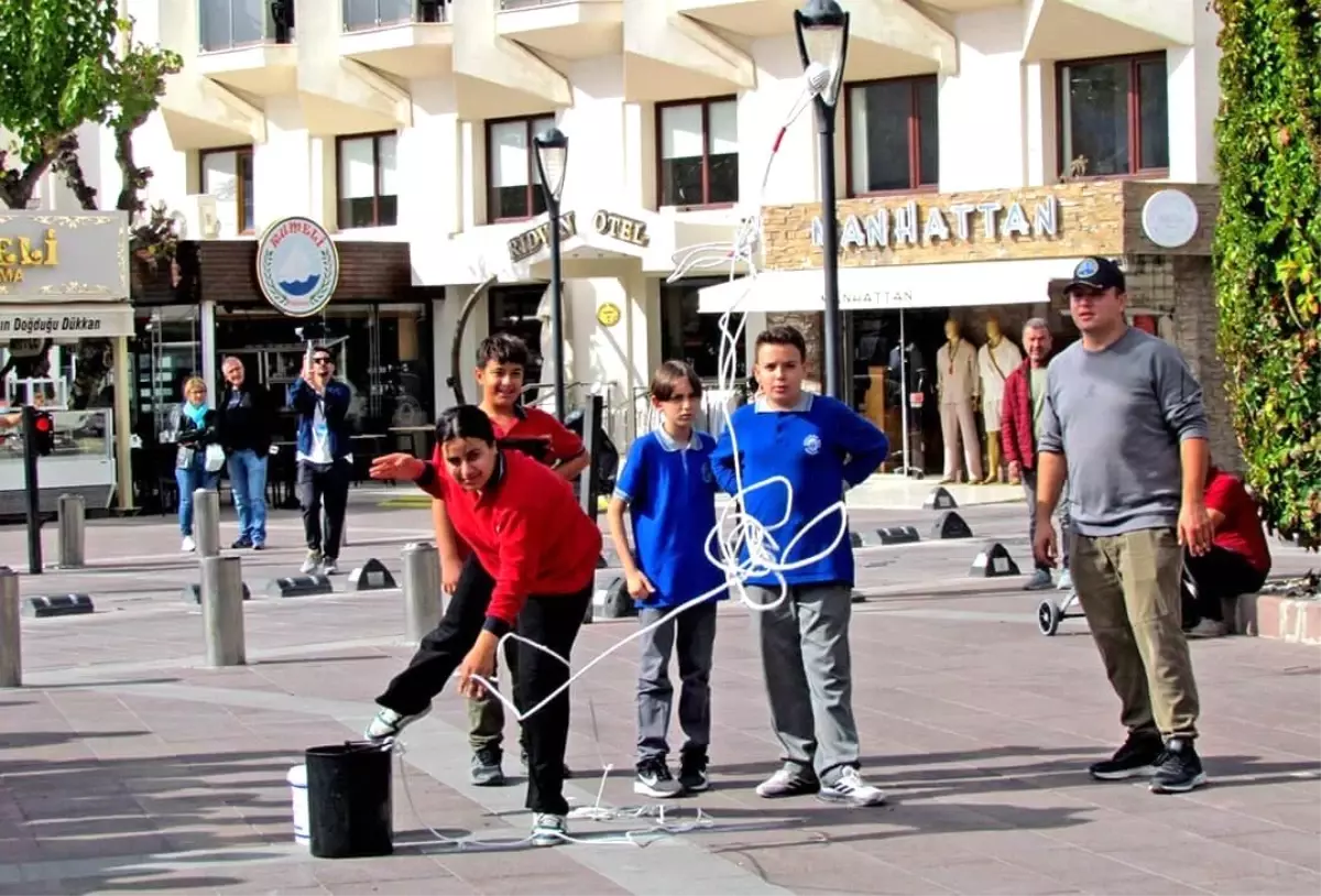 Kültür Yolu Festivali Çeşme'de Coşkuyla Devam Ediyor