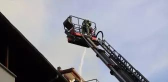 Pamukkale'de Çatı Katında Yangın: 2 Kişi Hastaneye Kaldırıldı