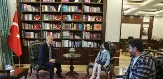 Vali Hatipoğlu'ndan 10 Yaşındaki Öğrenciye Destek Ziyareti