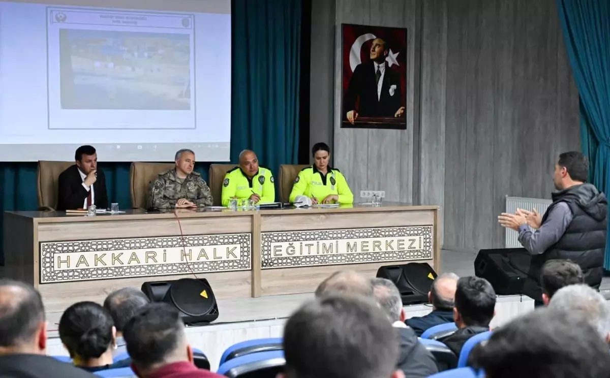 Hakkari Emniyet Müdürü, Şoförler ve Otomobilciler Esnaf Odası ile Toplandı