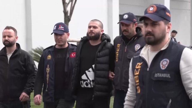 Faruk Fatih Özer kimdir? "Türkiye'de ilk" diyerek haber olmuştu, hayatı hücrede son buldu 3 faruk fatih ozer kimdir turkiye de ilk diyerek 19208589 4481 m