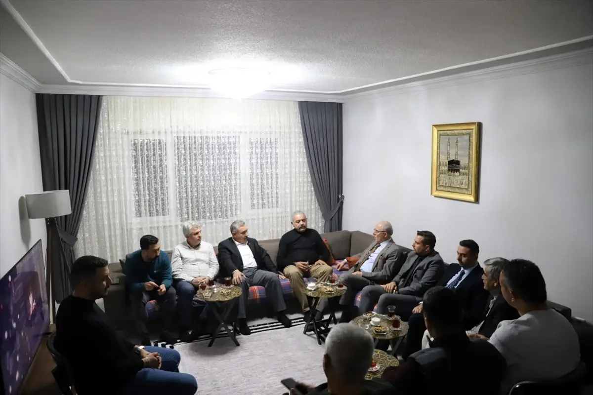 MHP Gölbaşı'nda 'Hayırlı Günler Komşum' Ziyaretleri Düzenledi