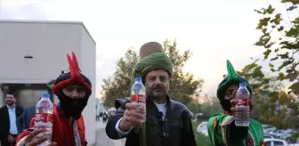 Başkan Işık, Su Kesintilerine Tepki İçin Evliya Çelebi Kostümü Giydi