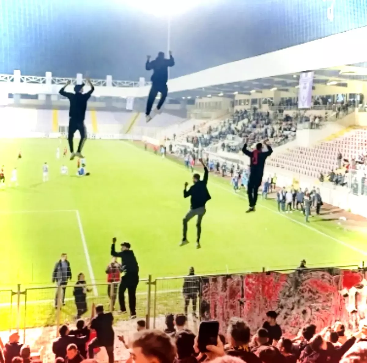 AK Parti Milletvekili Hatipoğlu'ndan İkonik Maç Fotoğrafına Yorum