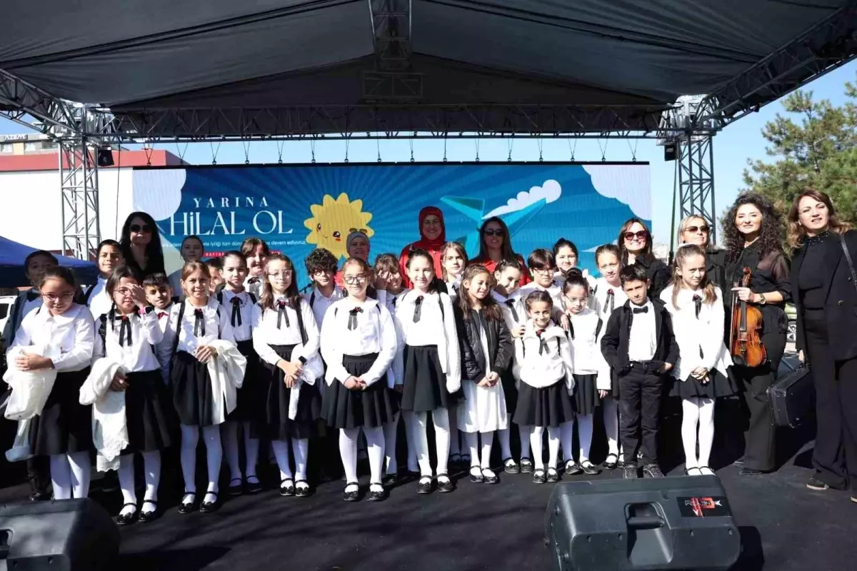 Bolu'lu Öğrencilerden Kızılay Haftası'nda Unutulmaz Performans