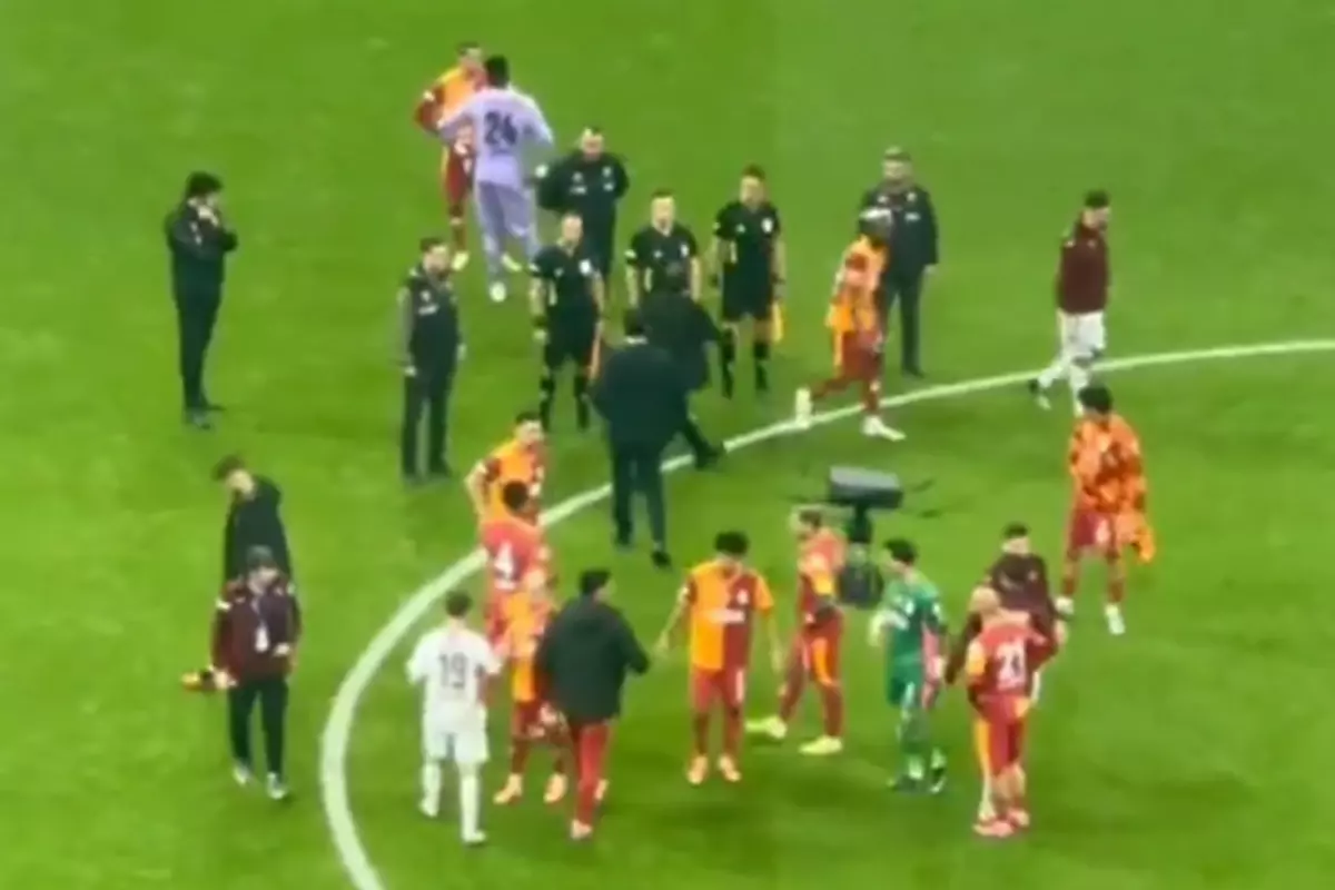 Okan Buruk, hakem Cihan Aydın'ın elini sıkmadı