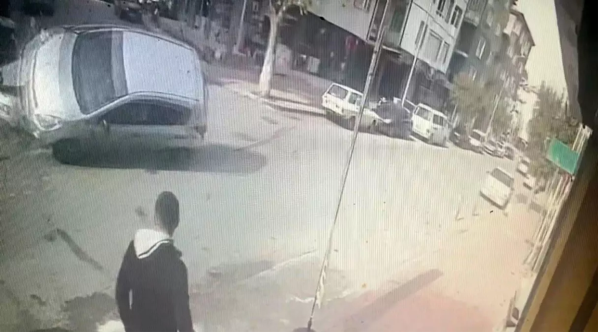 Karaman'da Otomobil Kazasında 1 Yaralı, 4 Araç Hasar Gördü