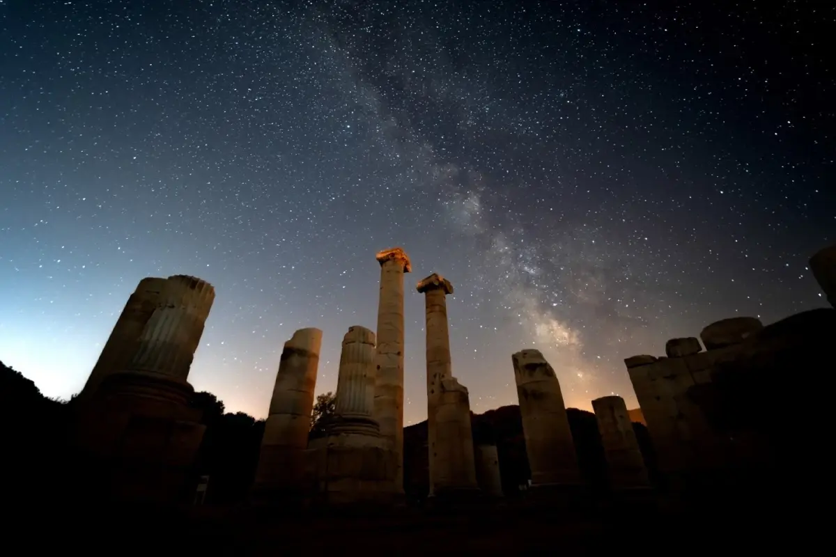 Tarihte paranın ilk basıldığı yer olan Sardes Antik Kenti artık gece de gezilebilecek