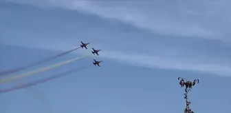 Türk Yıldızları Tekirdağ Gökyüzünde Şov Yaptı