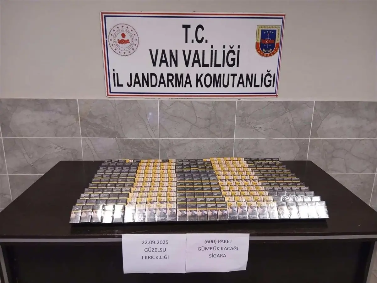 Van'da Gümrük Kaçağı Sigara ve Malzeme Ele Geçirildi