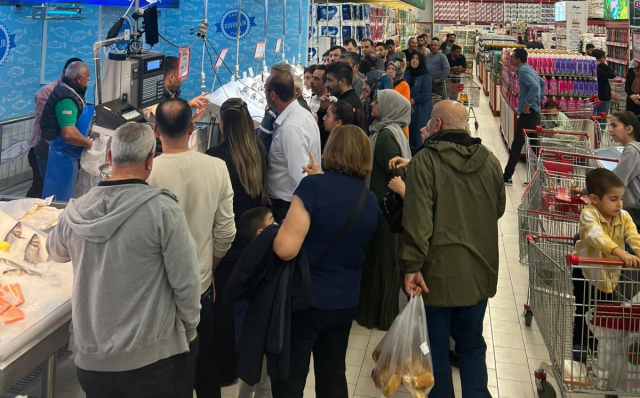 Sıranın sonu görünmedi! Kilosu 50 liraya düştü, duyan markete akın etti 3 beylikduzu nde zincir markette buyuk indirim 19211708 6416 m