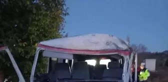 Bilecik'te Traktör ile Minibüs Çarpıştı: 3 Yaralı