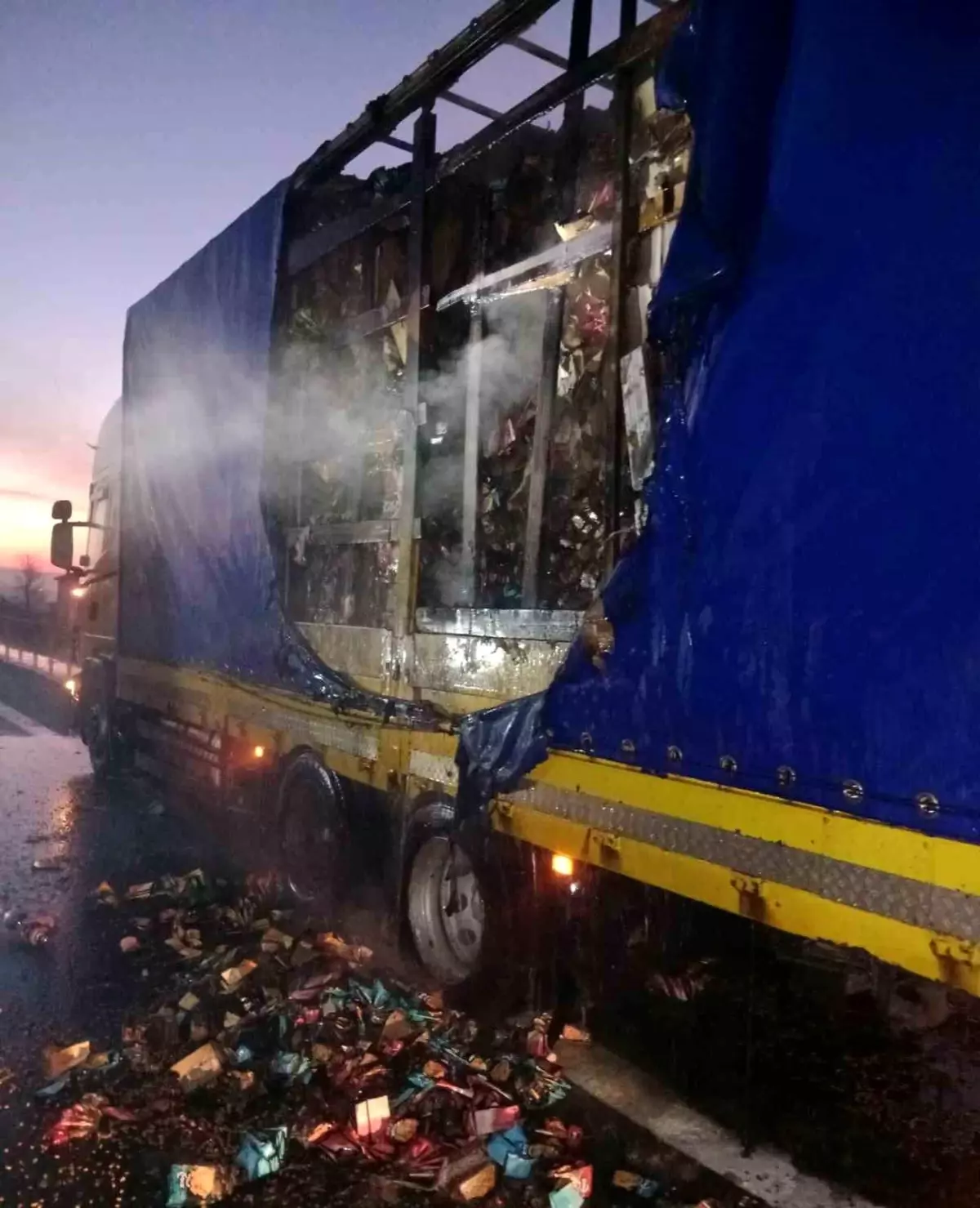 Bolu D-100 Karayolu'nda Kuruyemiş Yüklü Tırda Yangın