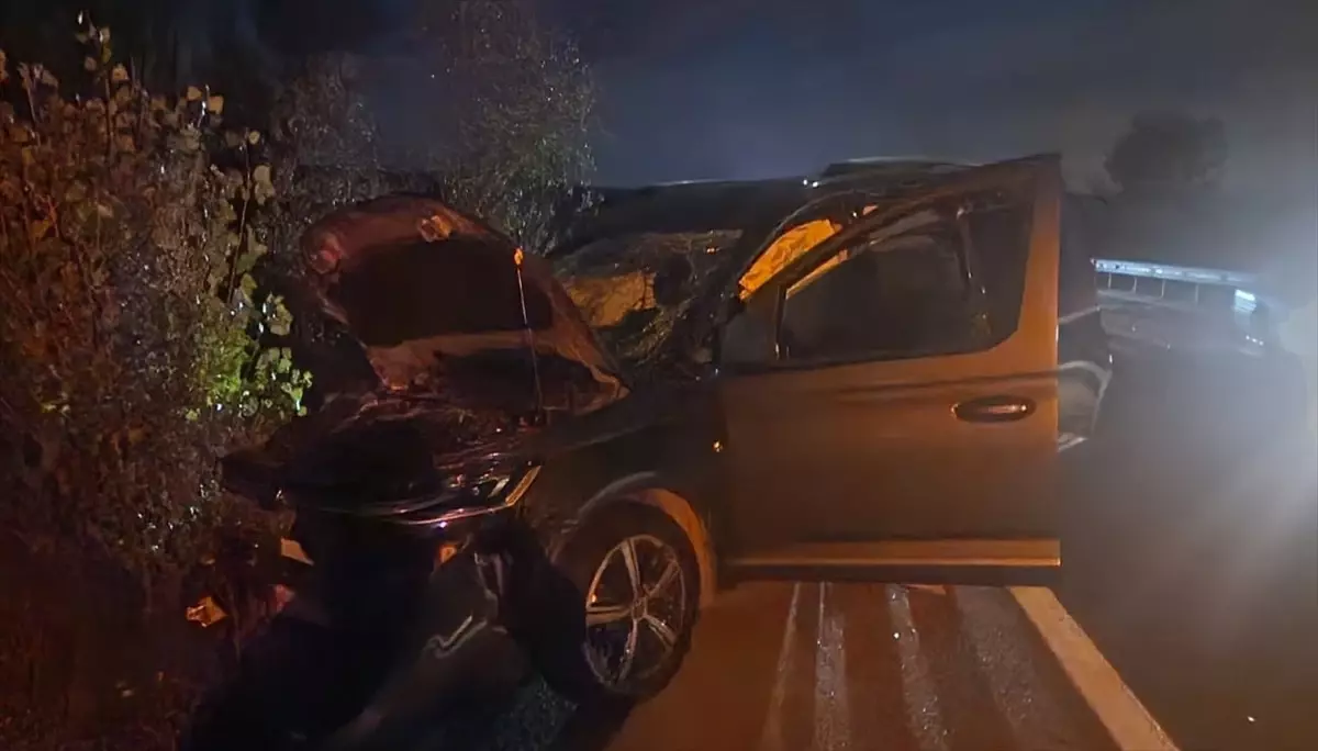 Bolu'da Traktör ile Kamyonetin Çarpışması: 5 Yaralı