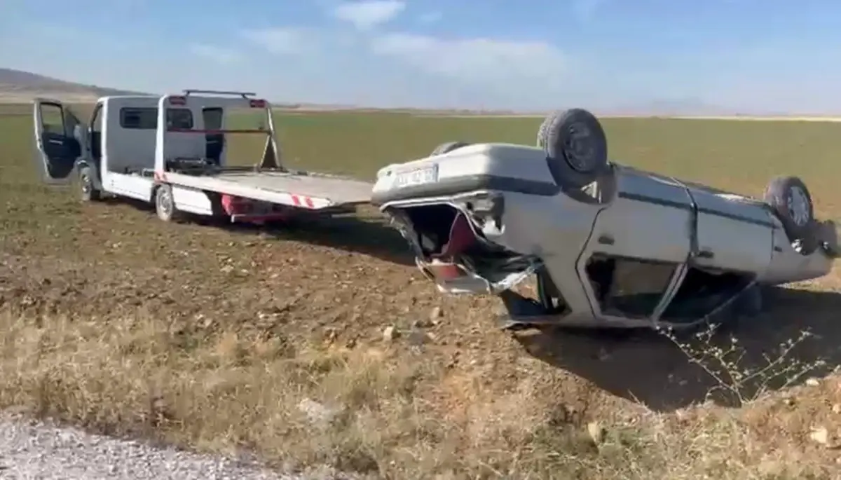 Afyonkarahisar'da Kontrolden Çıkan Otomobil Takla Attı