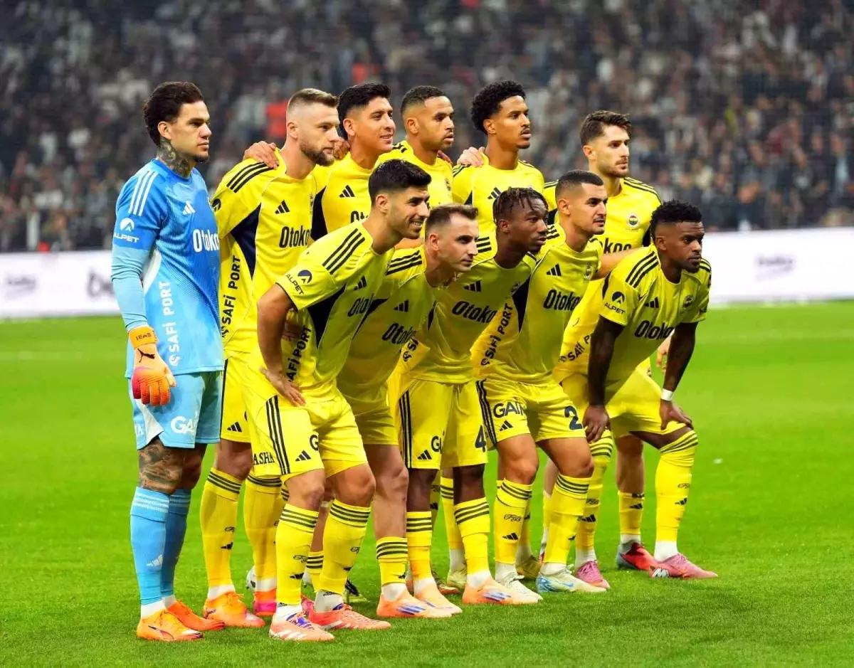 Fenerbahçe&apos;nin Beşiktaş derbisi 11&apos;inde Tek Değişiklik