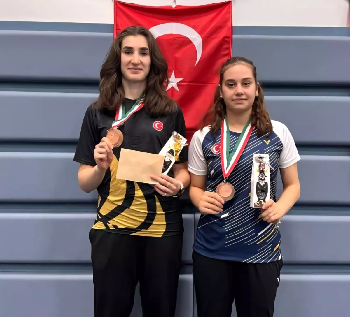Erzincanlı Badmintoncular Macaristan'da Bronz Madalya Kazandı