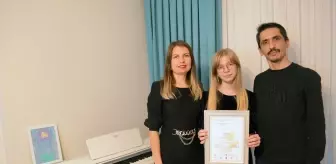 12 Yaşındaki Aylin Kılıç, Gürcistan'da Piyano Yarışmasında Birinci Oldu