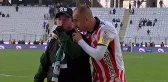 Samsunspor'un kaptanı Zeki Yavru'dan alkışlanacak hareket