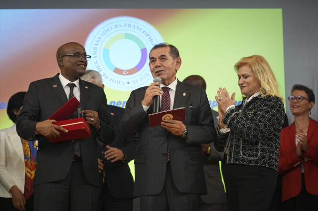 2025 Yılının Frankofon Kişiliği Ödülü Dursun Özbek'e verildi 4 2025 yilinin frankofon kisiligi odulu dursun 19215159 865 m