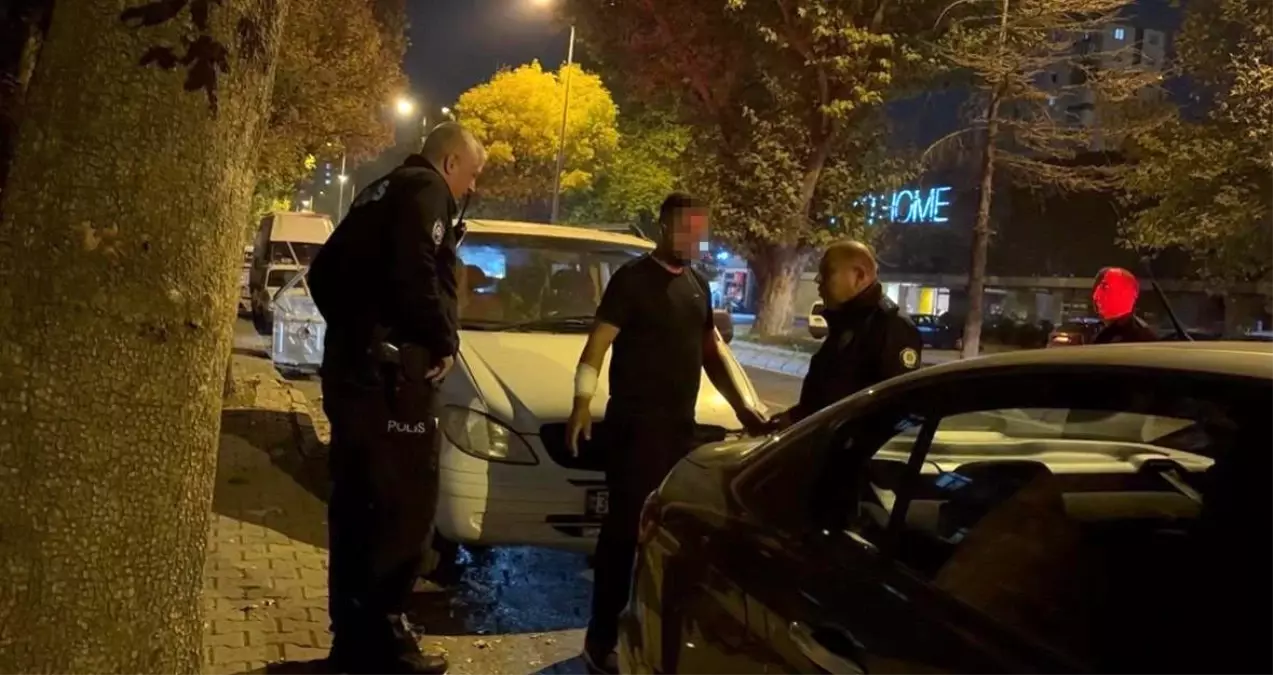 Kayseri'de Annesinden Para Alamayan Şahıs Bıçakla Kendine Zarar Vermeye Kalkıştı