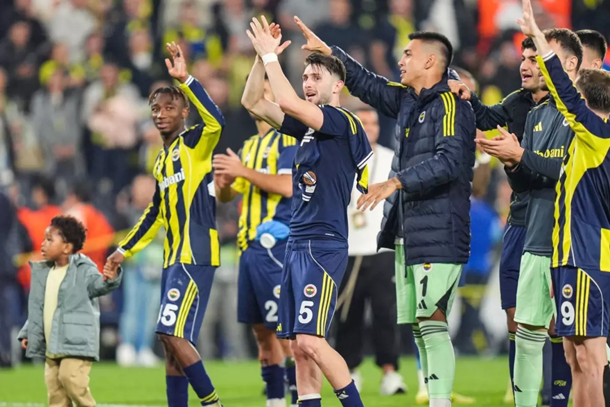 Aralarında Fenerbahçe de var! UEFA Avrupa Ligi'nde play-off turuna kalacak takımlar açıklandı