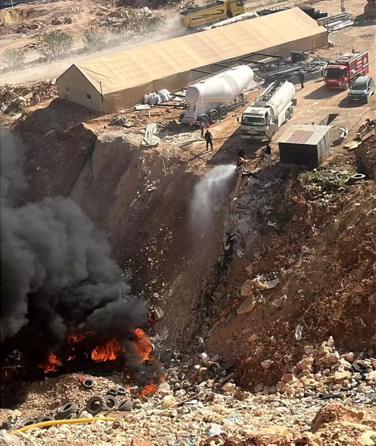 Adıyaman'da Atık Malzemeler Yüzünden Yangın Çıktı